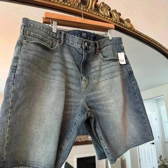 NWT GAP Mens Denim Shorts - Picture 2 of 5